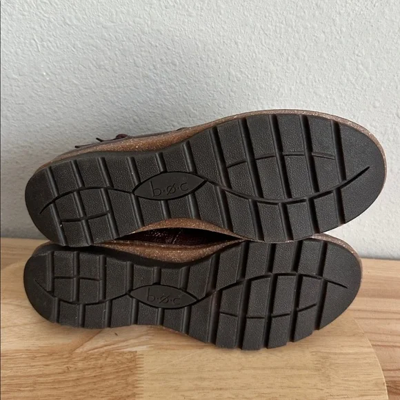 BOC by Born Womens Addi Flat Heel Booties - Picture 5 of 5